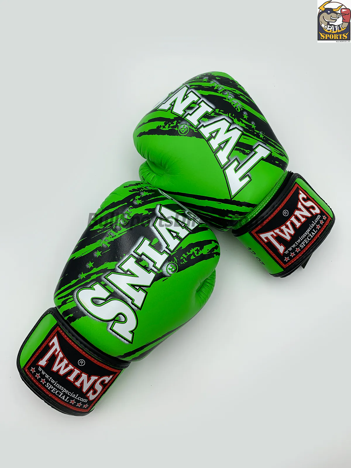 Twins Fancy Boxing Gloves FBGV-TW2 Black Green (1) Twins Black Green Boxing Gloves FBGV-TW2