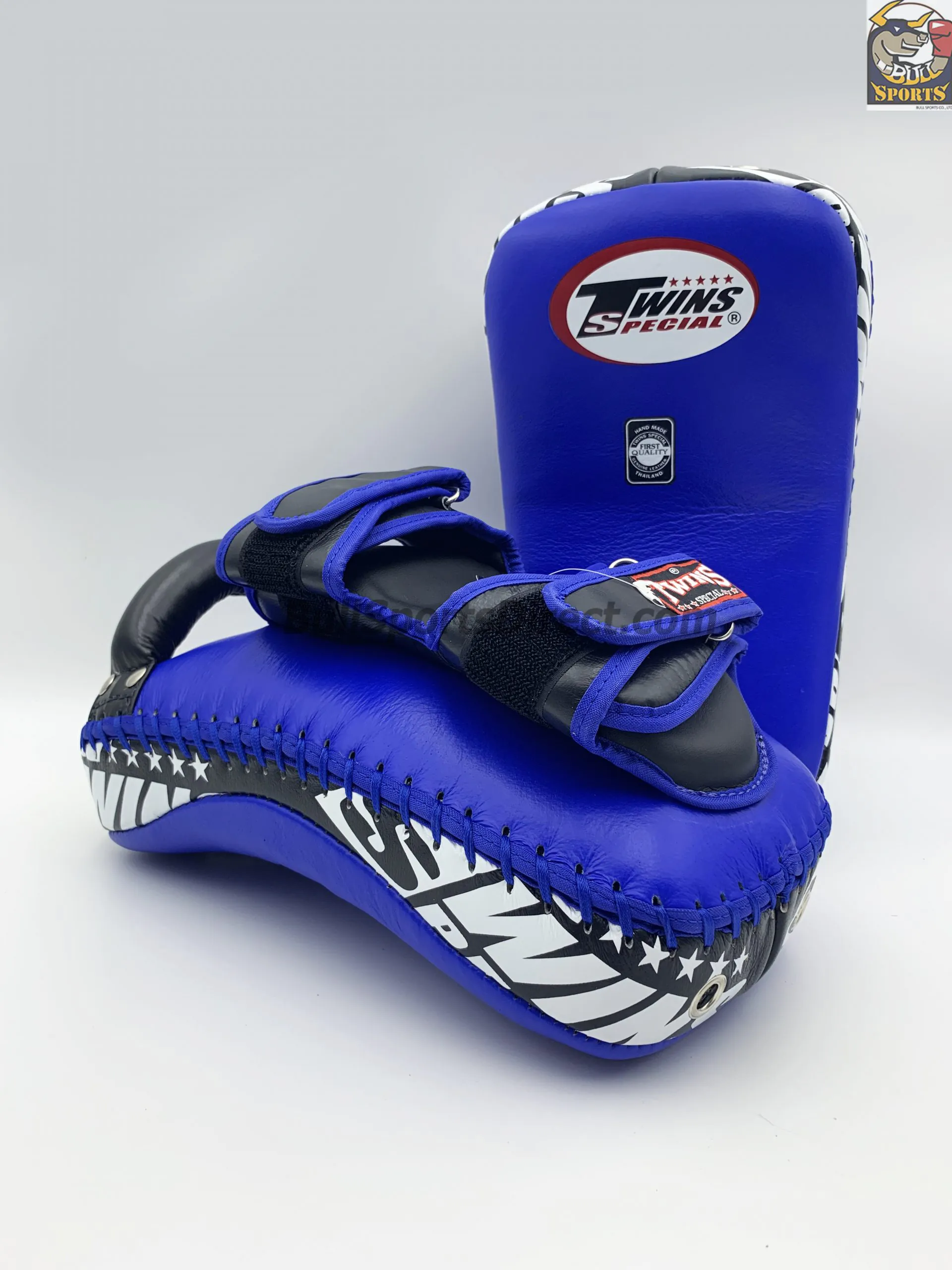 Twins-KPL-12 Deluxe Kicking Pads (20) Twins-KPL-12 Deluxe Kicking Pads-Black Blue