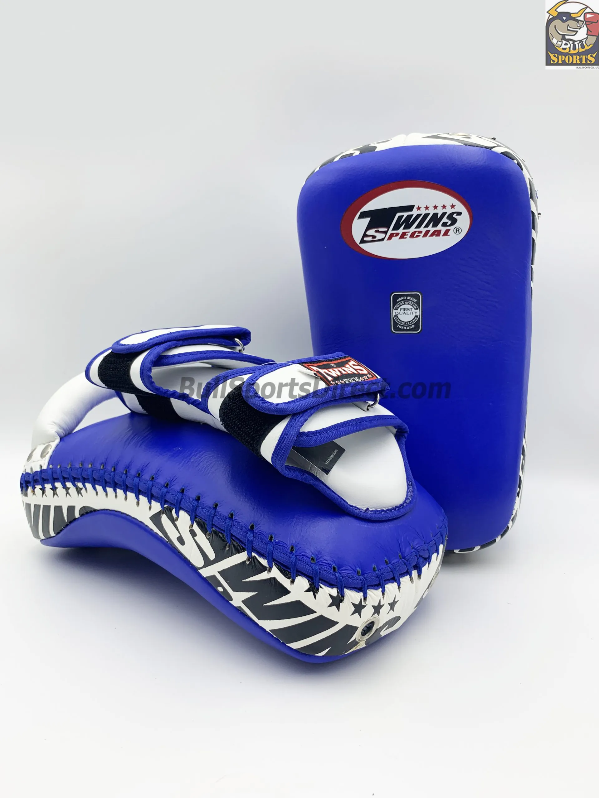 Twins-KPL-12 Deluxe Kicking Pads (22) Twins-KPL-12 White Blue