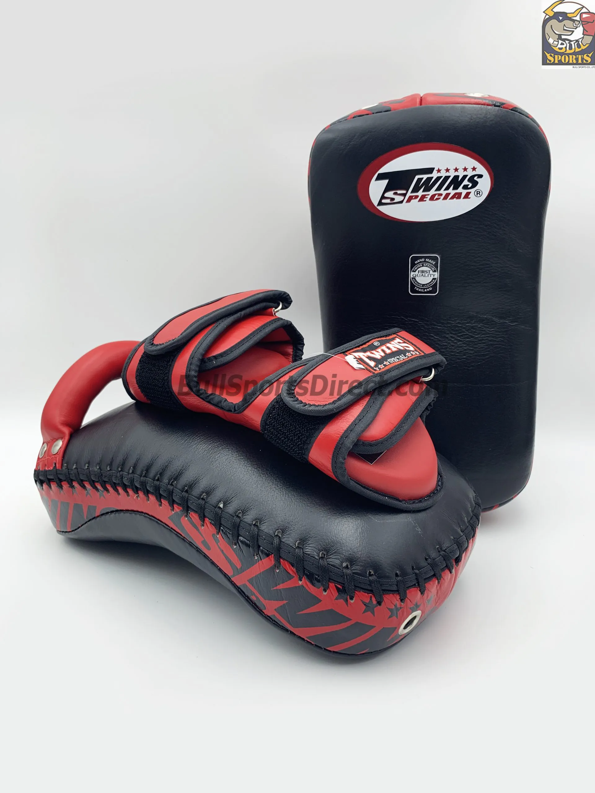 Twins-KPL-12 Deluxe Kicking Pads (24) Twins-KPL-12 Deluxe Kicking Pads Black Red