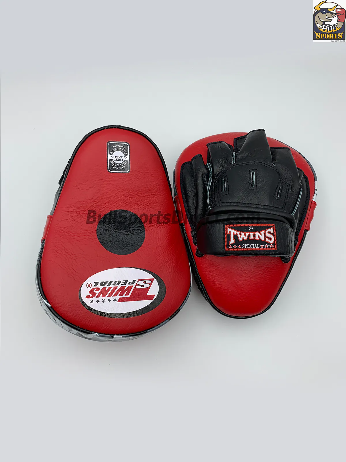 Twins-PML-10 Punching Pads-Curved Twins-PML10 Red/Black