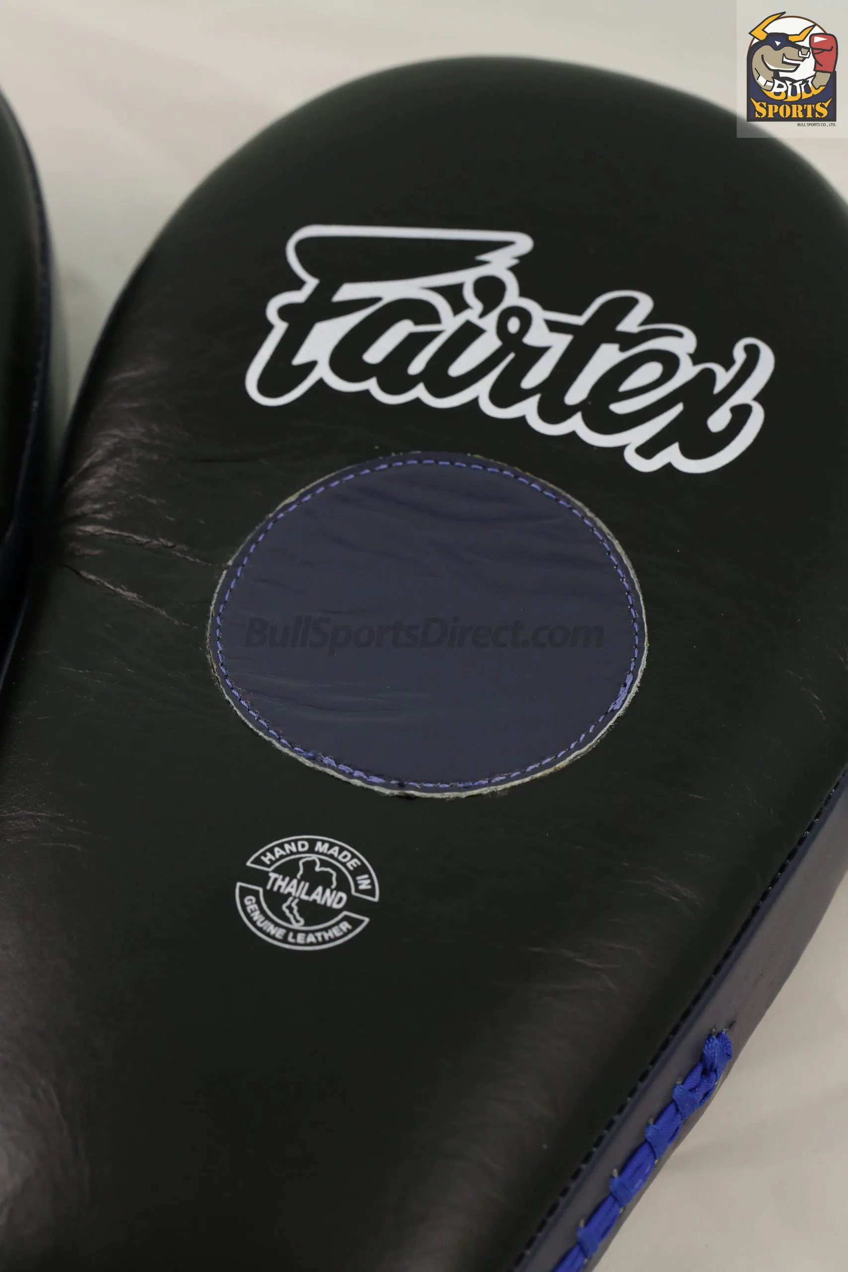 Fairtex FMV8 Pro Angular Focus Mitts Fairtex FMV8 Black/Blue Focus Mitts