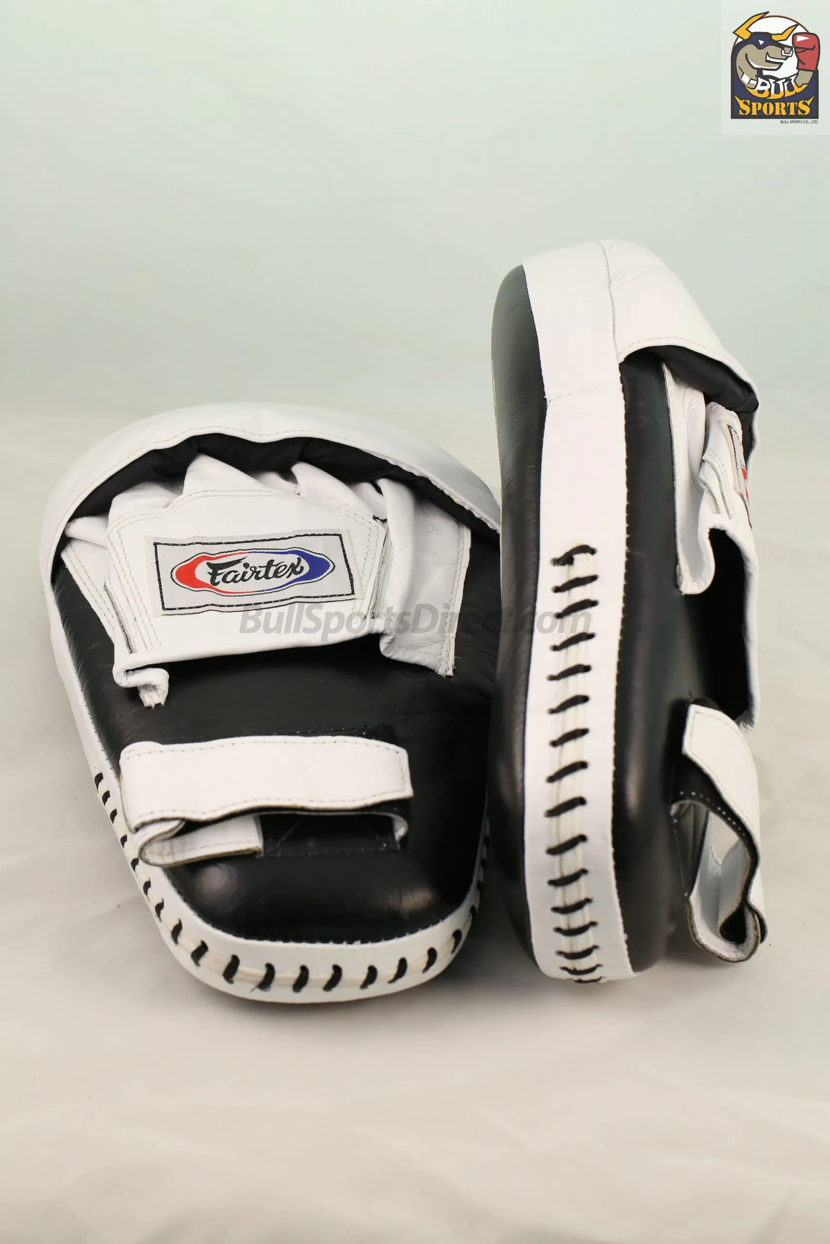 Fairtex FMV8 Pro Angular Focus Mitts Fairtex FMV8 Black/White Focus Mitts
